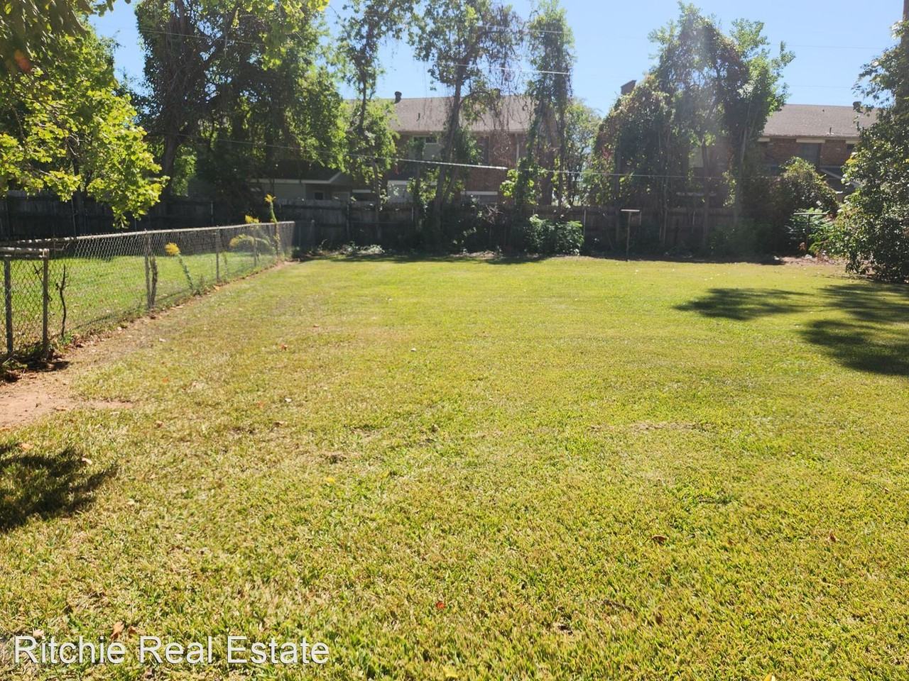 5911 Benjamin St - Photo 2 of 11