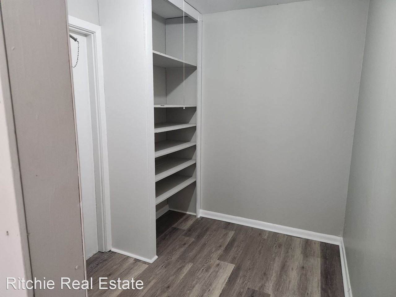 5911 Benjamin St - Photo 3 of 11