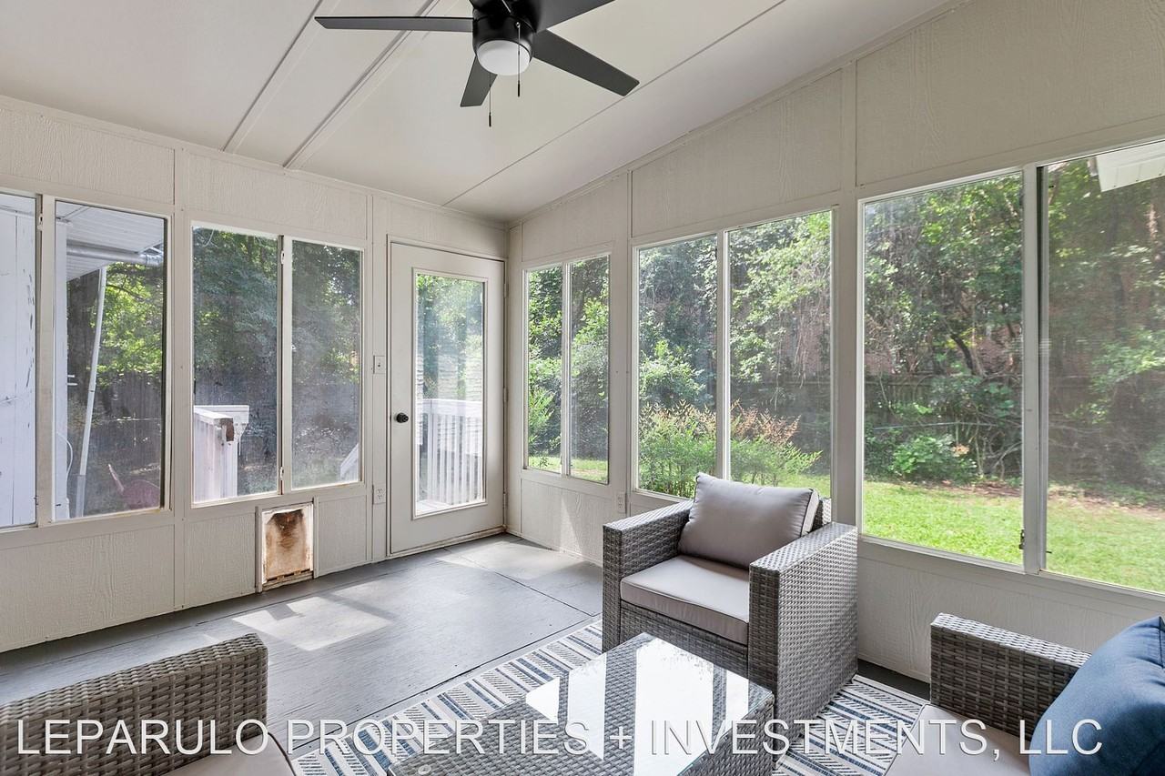 1503 Sauls St - Photo 3 of 44