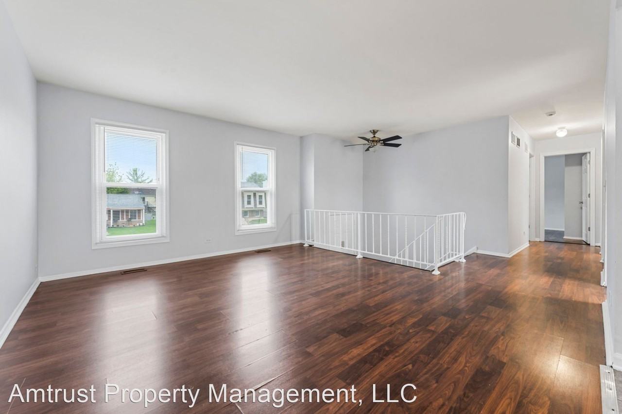 999 Woodside Dr - Photo 3 of 24