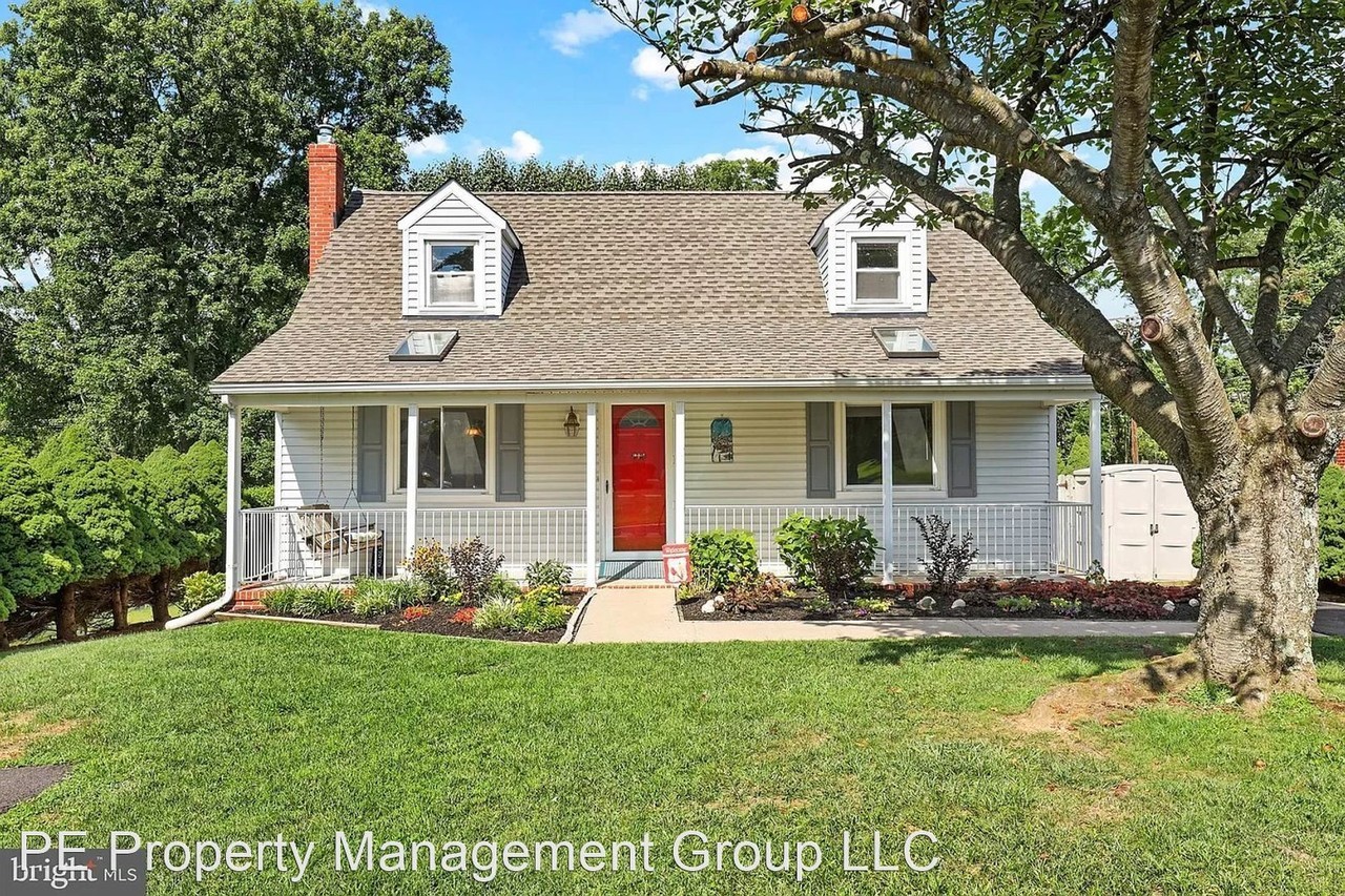 10416 Greentop Rd - Photo 2 of 48