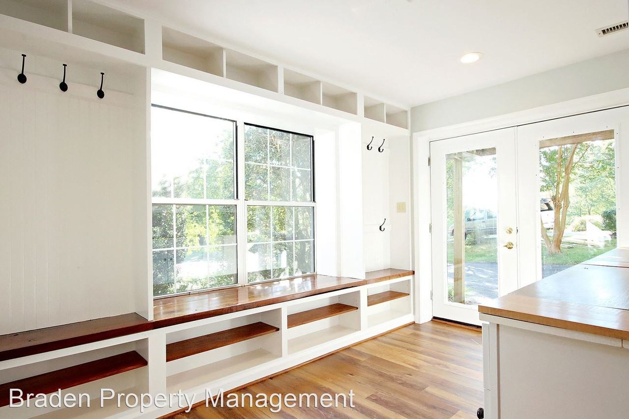 972 Grayson Ln - Photo 3 of 24