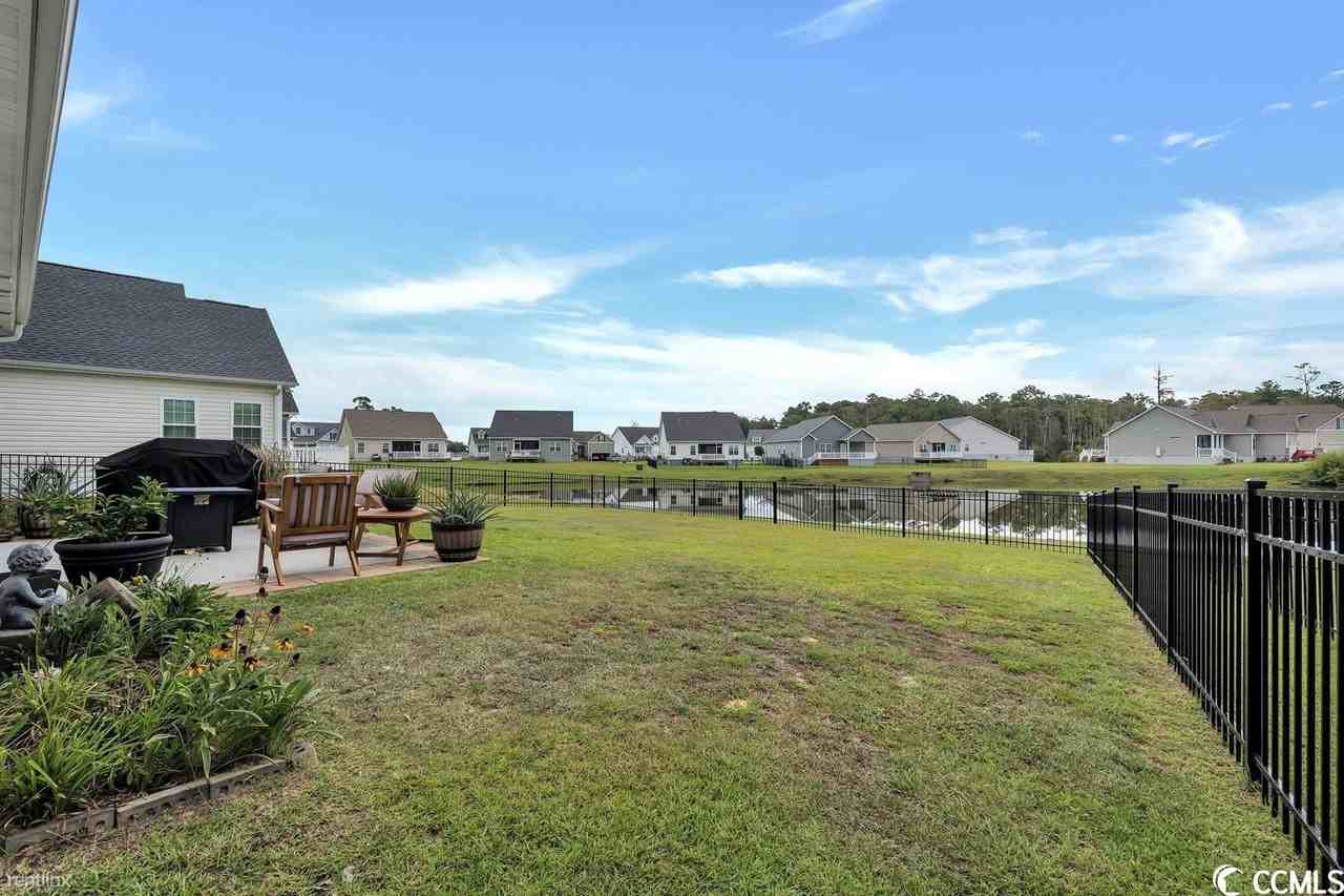 3011 S Bay St - Photo 3 of 9