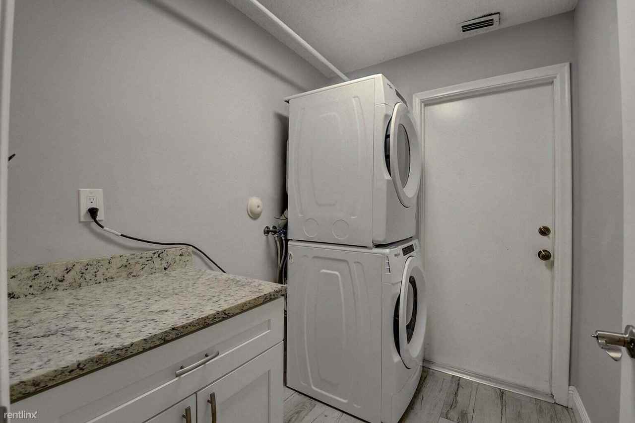 8610 Tourmaline Blvd - Photo 3 of 12