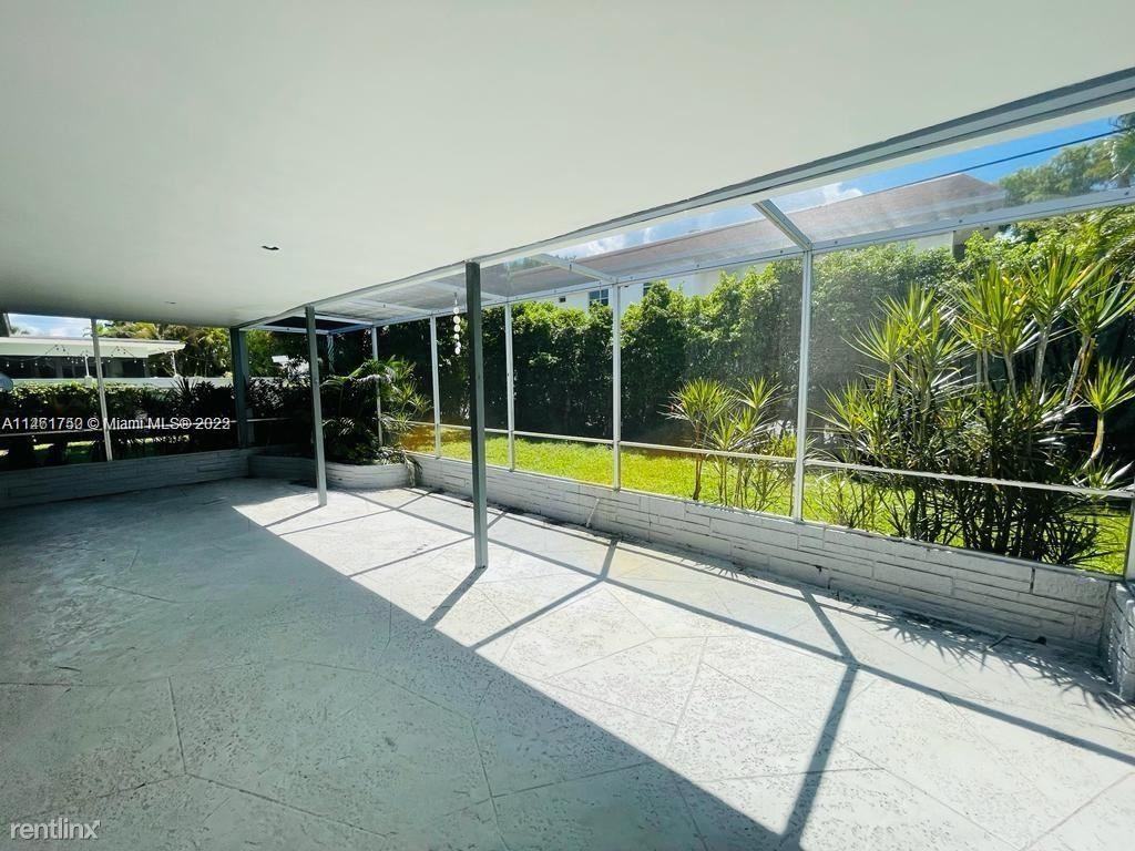 1900 Ne 41st St - Photo 2 of 10