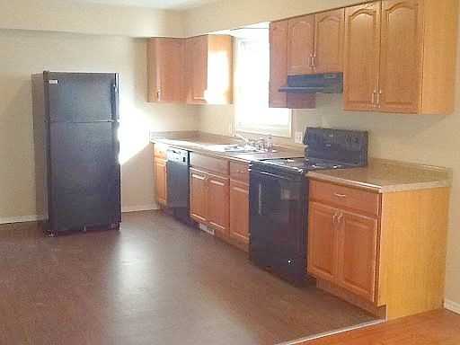 1501 33rd St - Photo 3 of 4