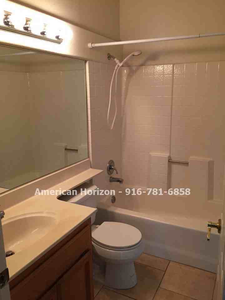 217 Rochelle Ct - Photo 3 of 20