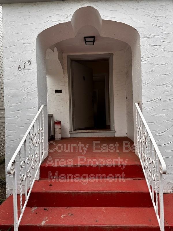 615 Carmel Ave - Photo 2 of 16