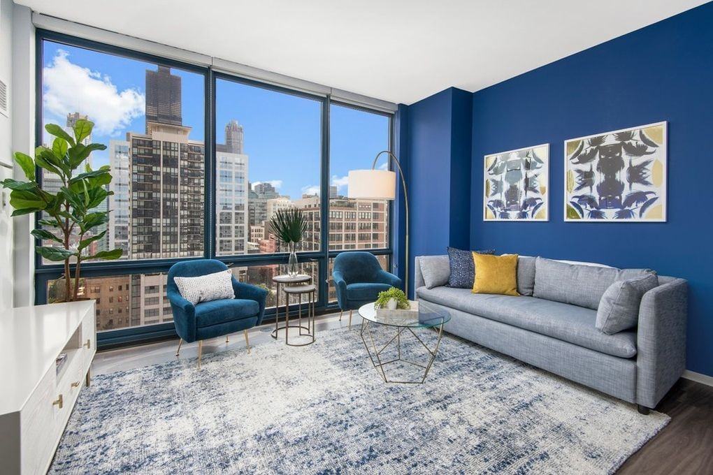 West Adams St. & N Halsted #1207 - Photo 2 of 19