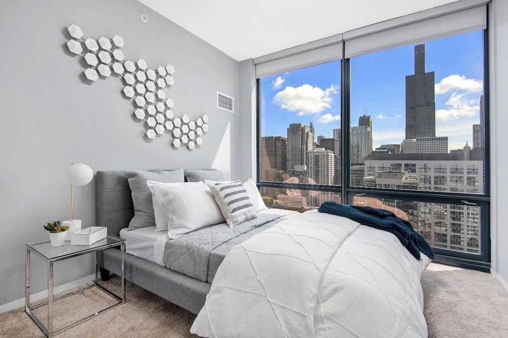 West Adams St. & N Halsted #1207 - Photo 3 of 19