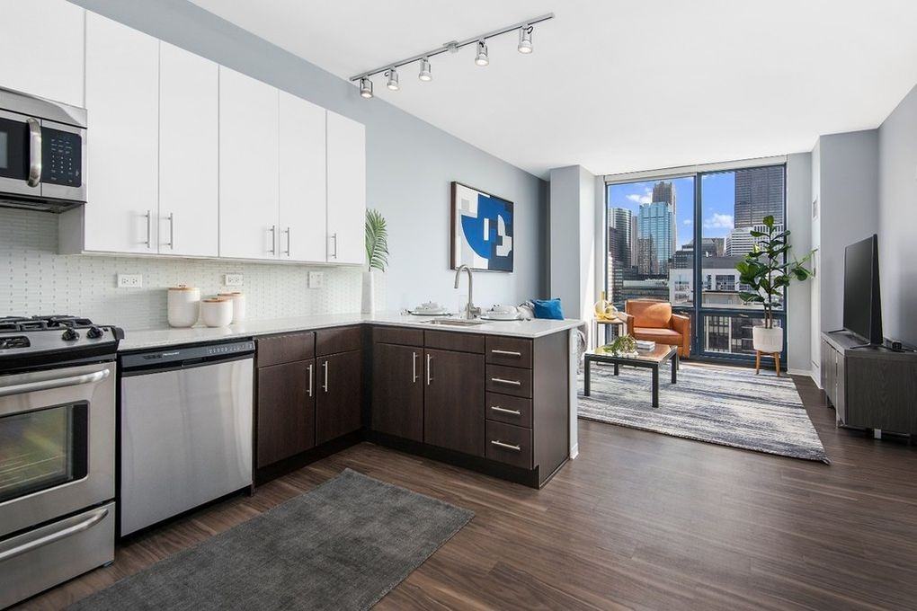 West Adams St. & N Halsted #1207 - Photo 7 of 19