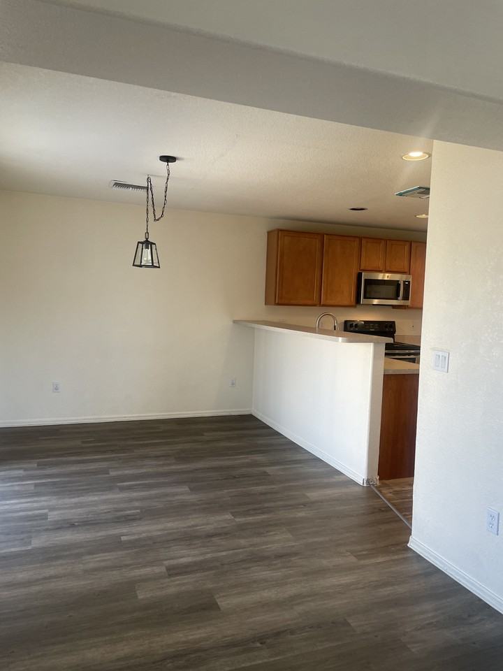 2486 W Rau River Rd - Photo 3 of 7