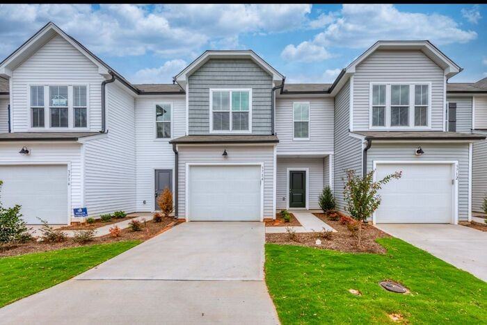 3714 Feltham Ln - Photo 2 of 31