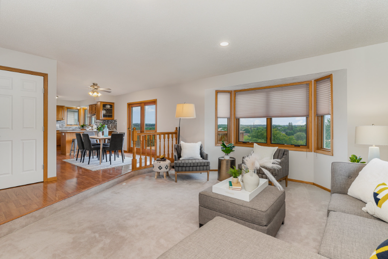 305 Crestview Dr - Photo 2 of 12