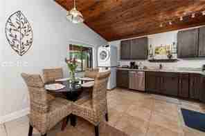 1168 Fleetwood Ln - Photo 2 of 8