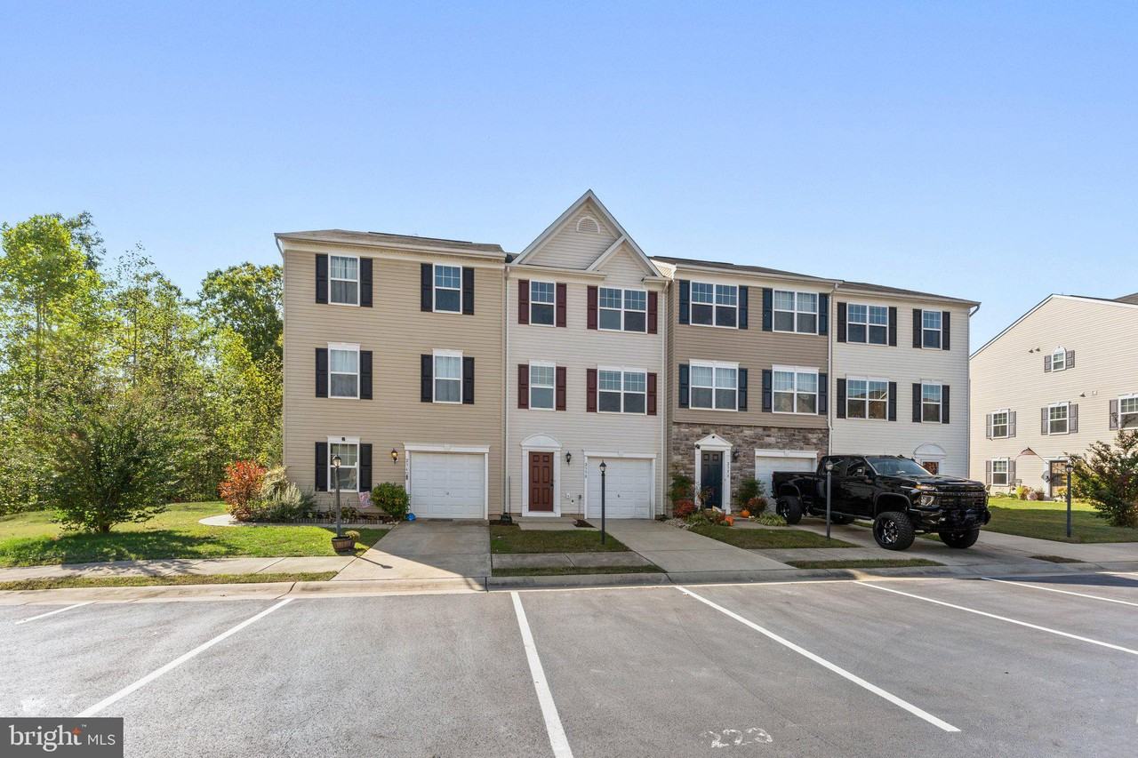 2358 Silver Fox Way - Photo 3 of 46