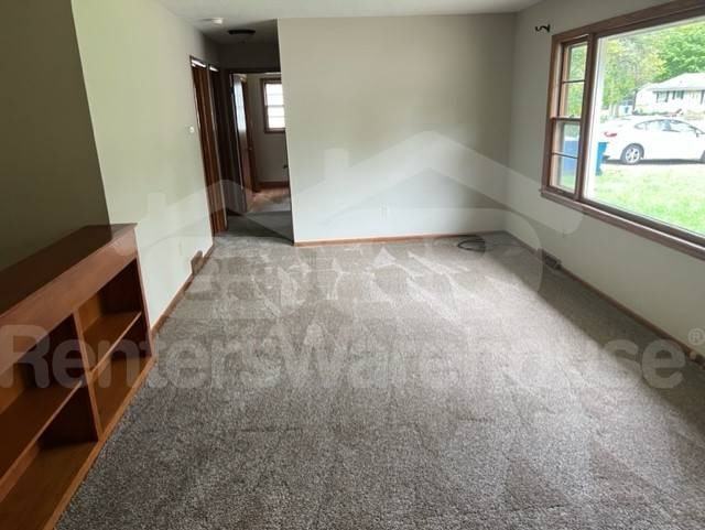 844 10th Ave Se - Photo 2 of 10
