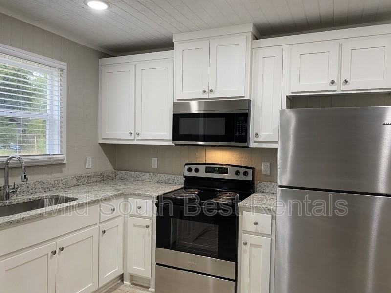 8217 1st St #B - Photo 3 of 7