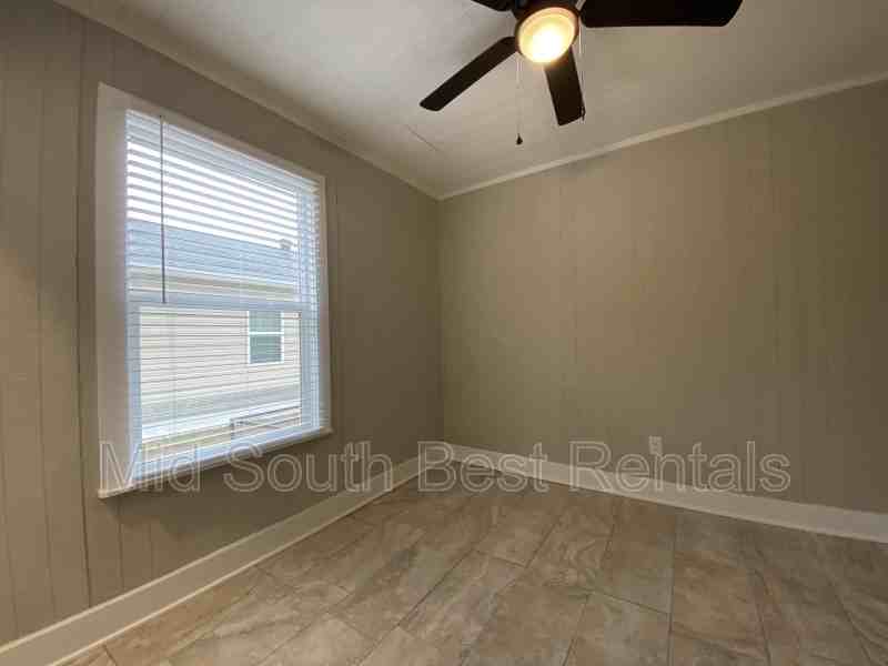 8217 1st St #B - Photo 4 of 7