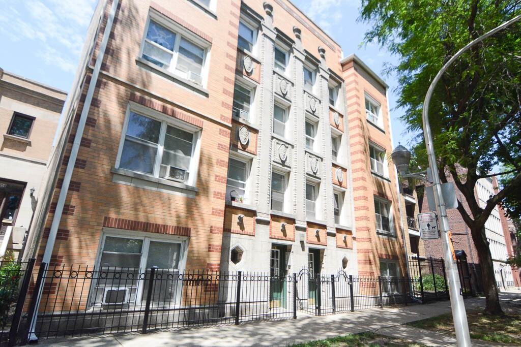 4060 N Kenmore Ave #D901