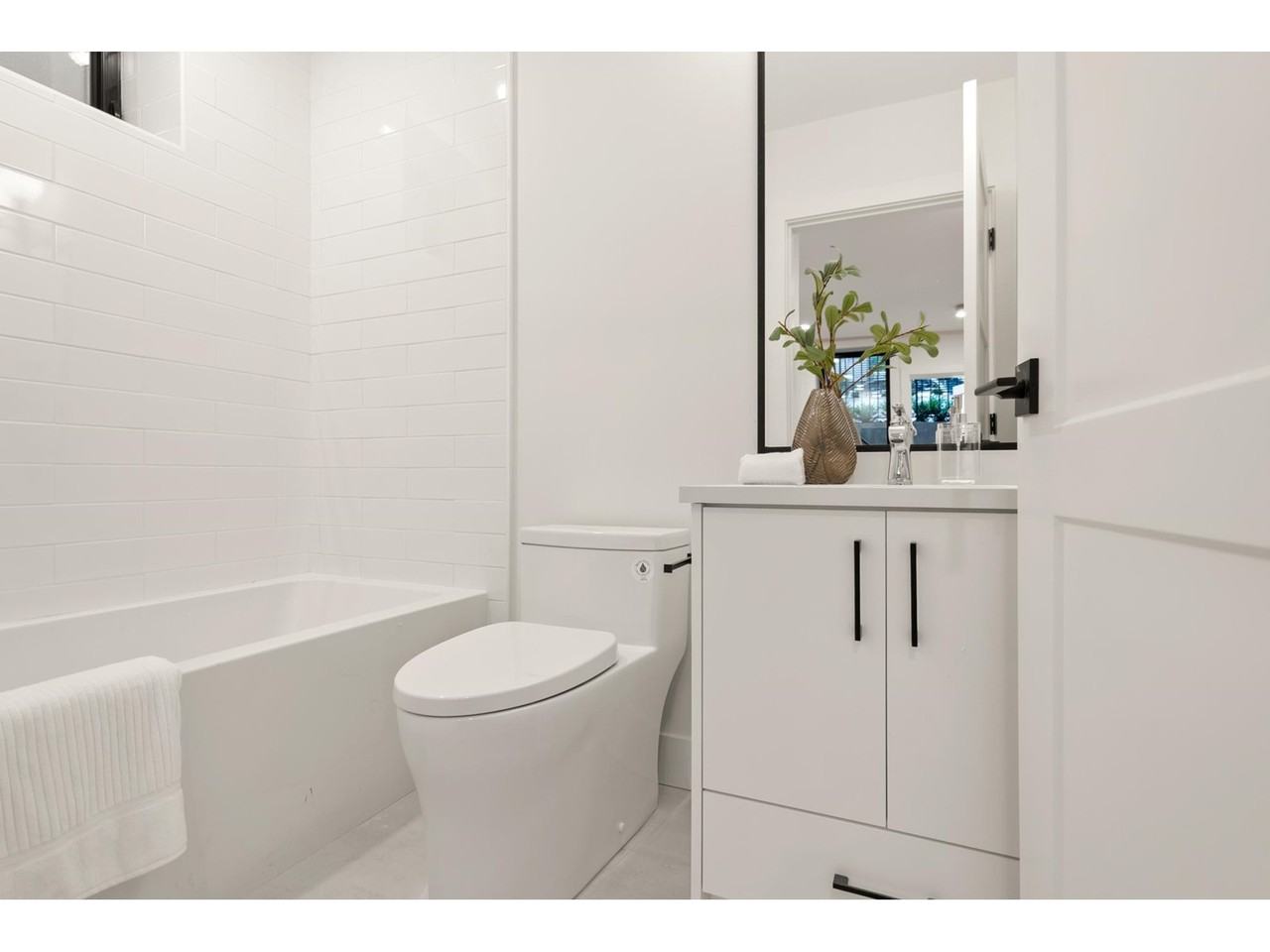 3590 East Pender Street - Photo 5 of 7
