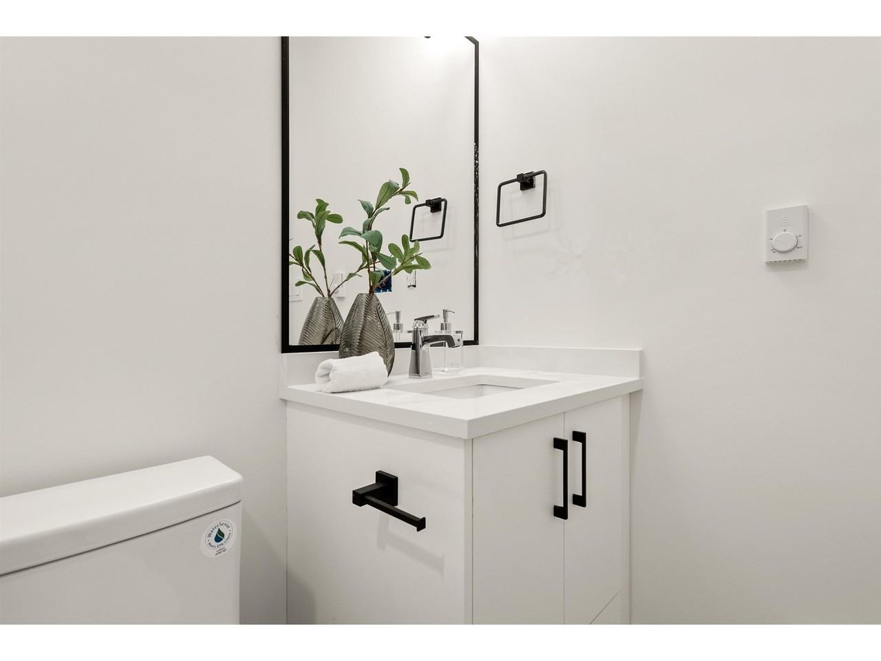 3590 East Pender Street - Photo 6 of 7