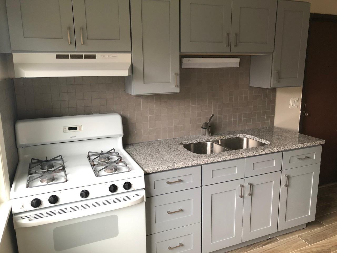 303 W Hawthorne Cir 3, Mount Prospect, IL 60056 2 Bedroom Apartment