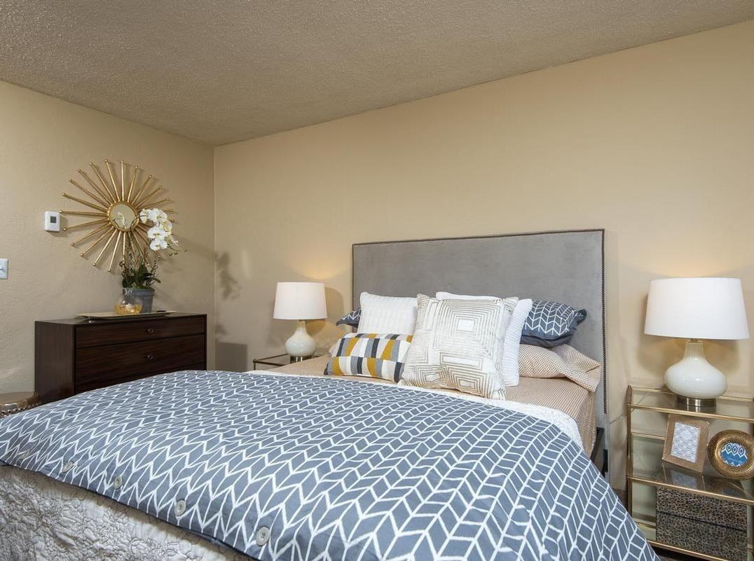 2555 Willakenzie Rd - Photo 6 of 12