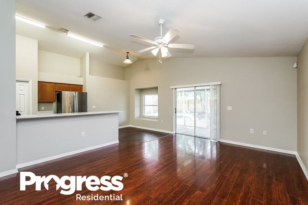 3807 Lockridge Dr - Photo 3 of 16