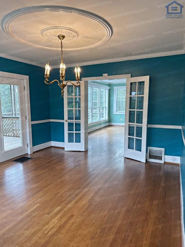 2884 Crest Terrace Dr - Photo 3 of 50