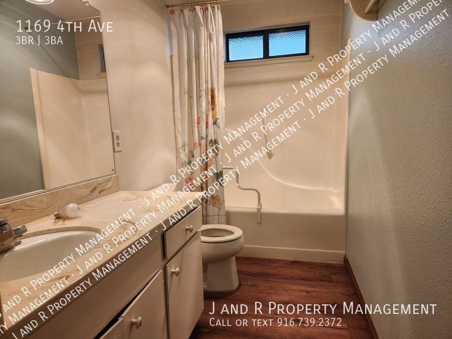 1169 4th Ave - Photo 3 of 31