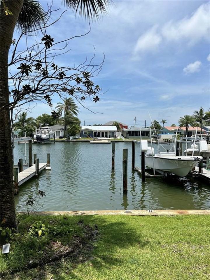 316 Windrush Blvd #2 - Photo 2 of 25