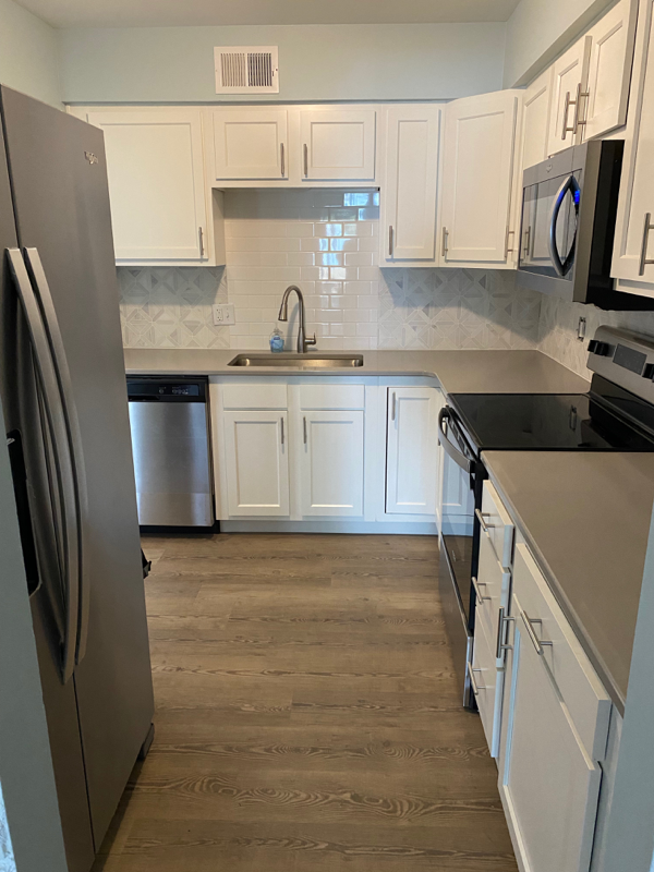 2507 W Village Dr - Photo 2 of 4