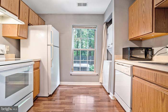 13753 Harvest Glen Way - Photo 4 of 13