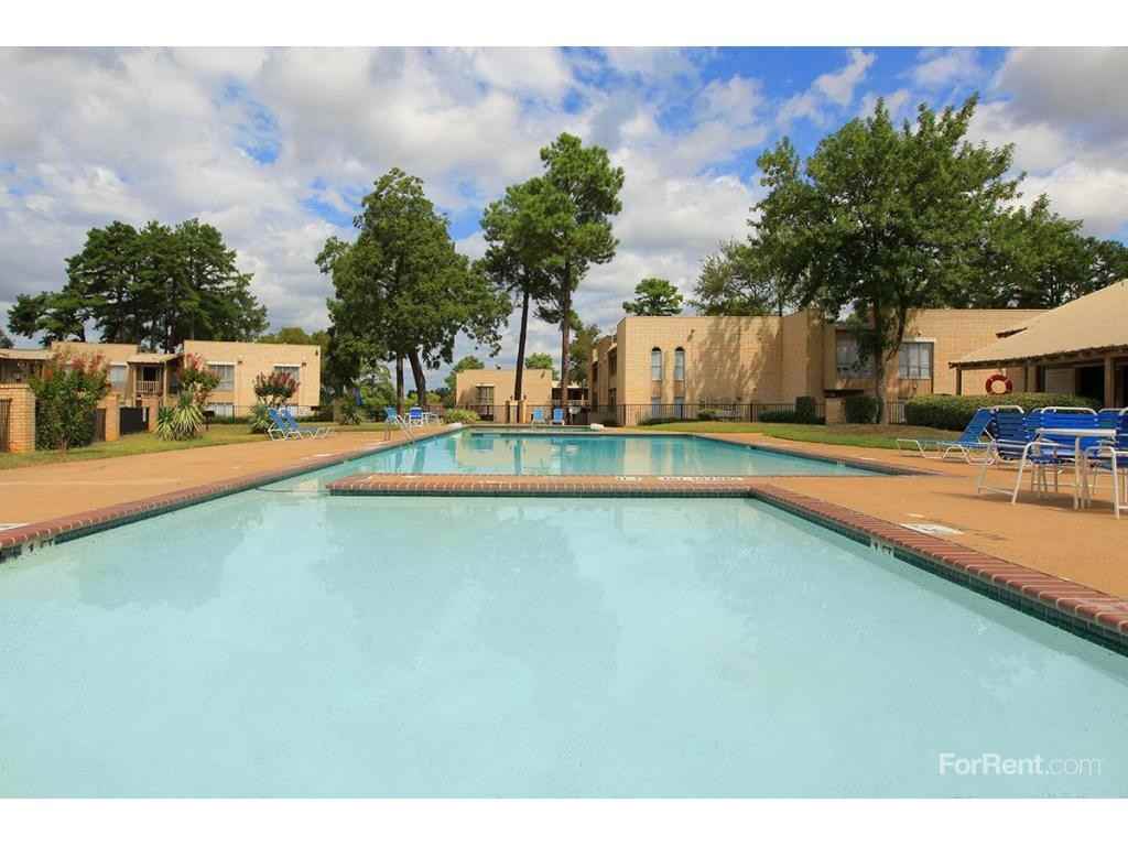 Parkway Gardens - Photo 2 of 8