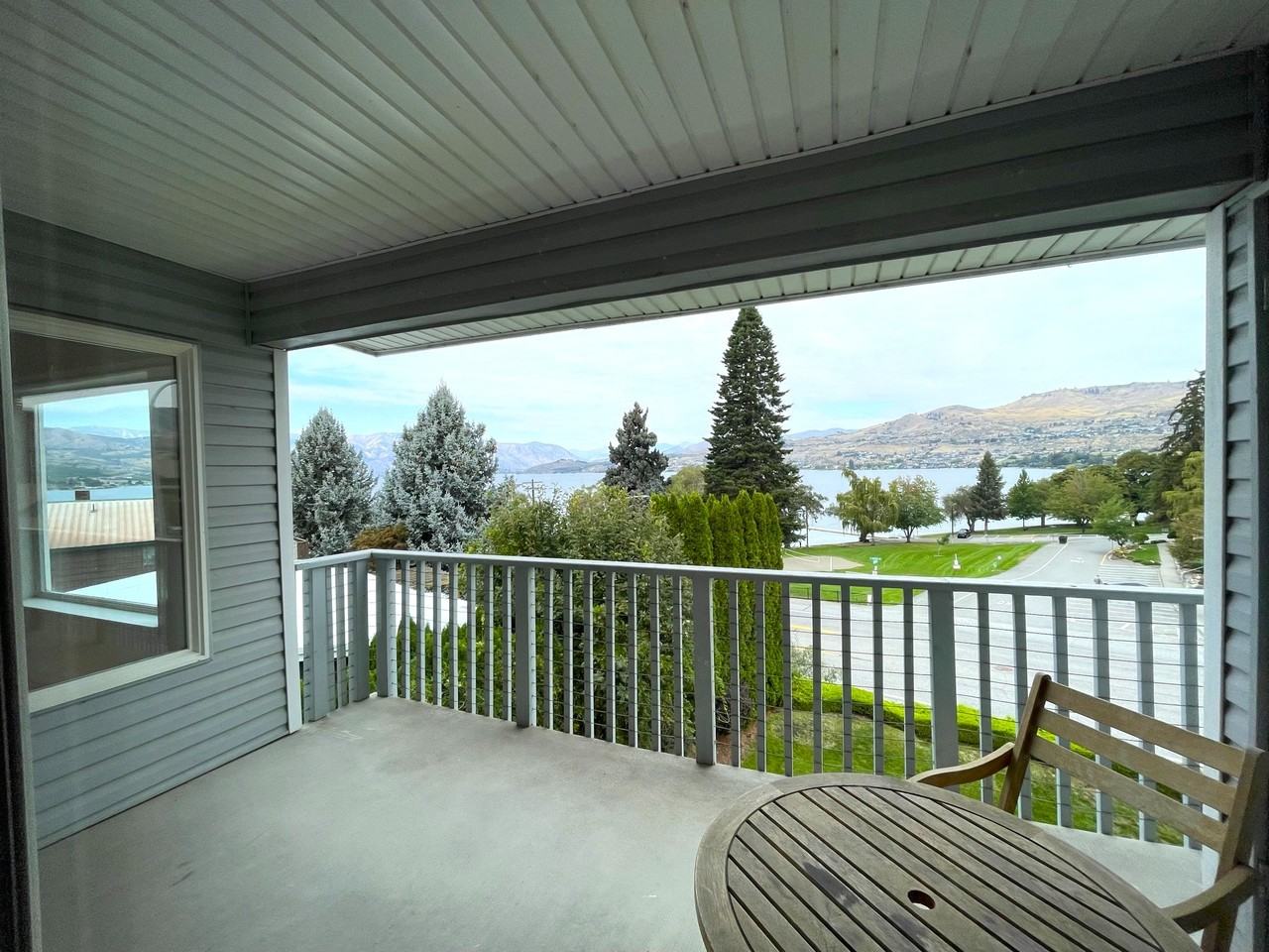 2307 W Woodin Ave - Photo 4 of 15