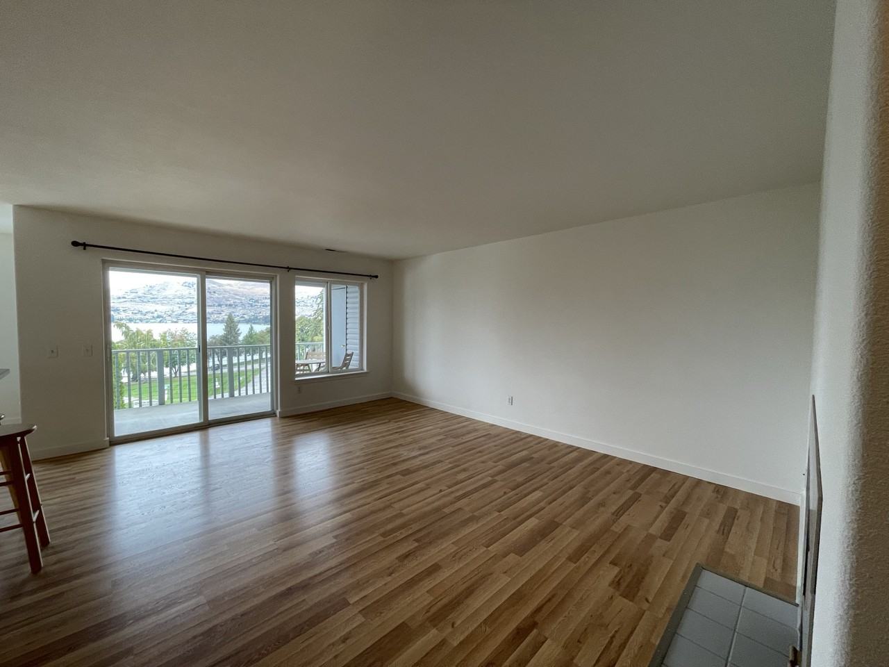 2307 W Woodin Ave - Photo 5 of 15