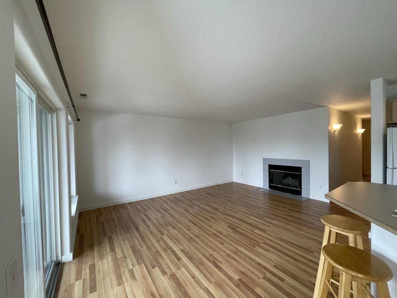 2307 W Woodin Ave - Photo 6 of 15