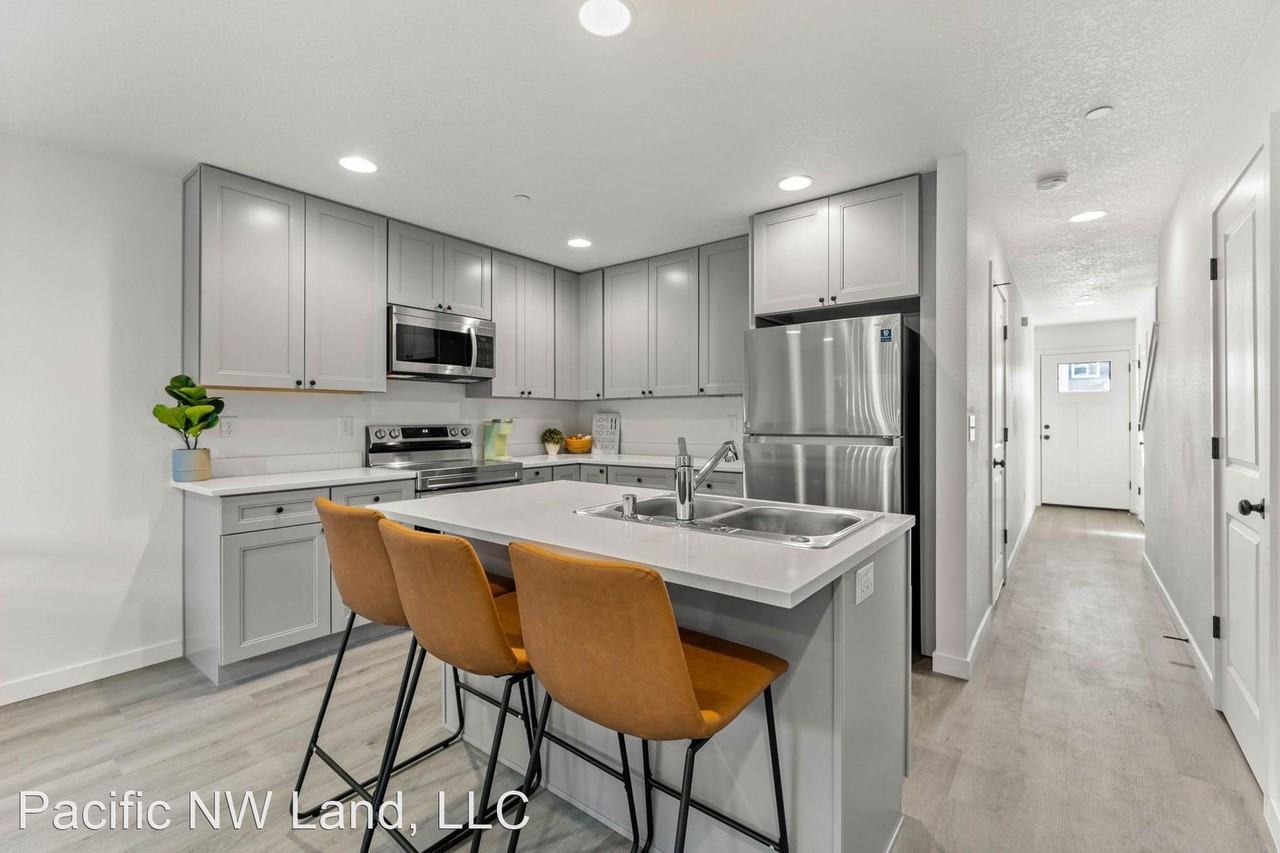 2905 Ne 137th Way - Photo 3 of 8