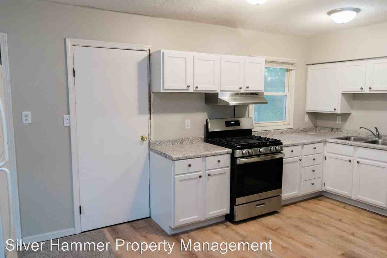 3956 Howard St - Photo 2 of 8