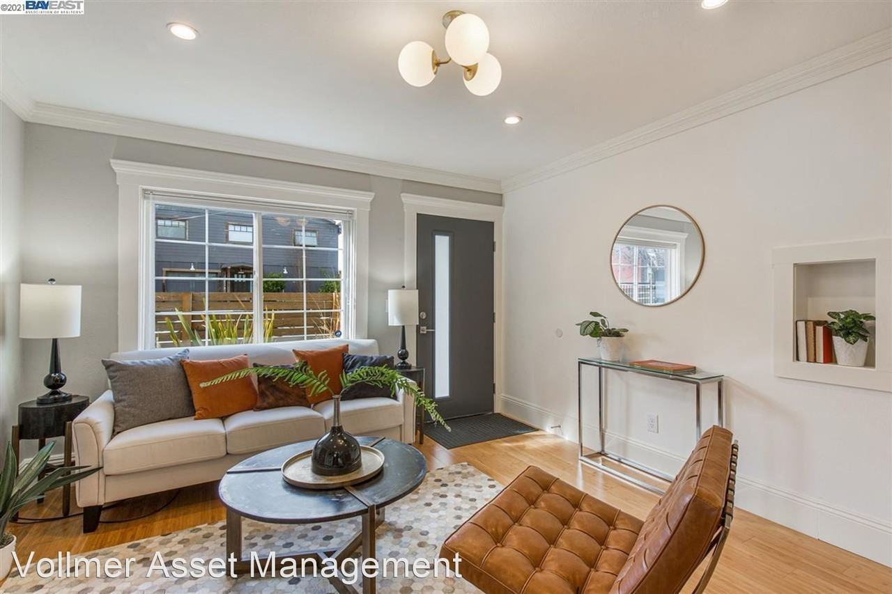 736 47th St - Photo 3 of 48