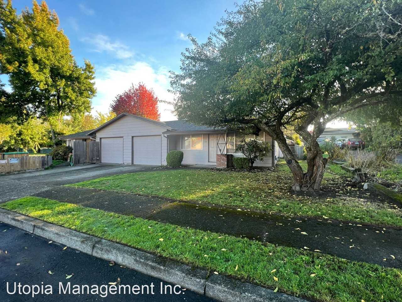 770-780 NE Paloma Ave - Photo 2 of 10