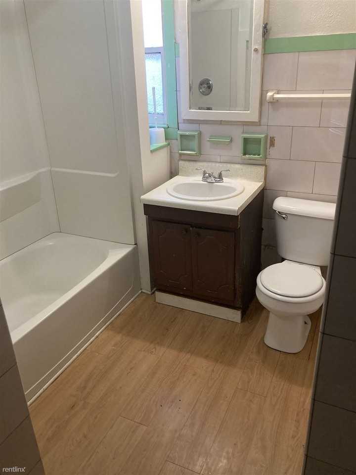 1433 Crafton Blvd - Photo 2 of 7