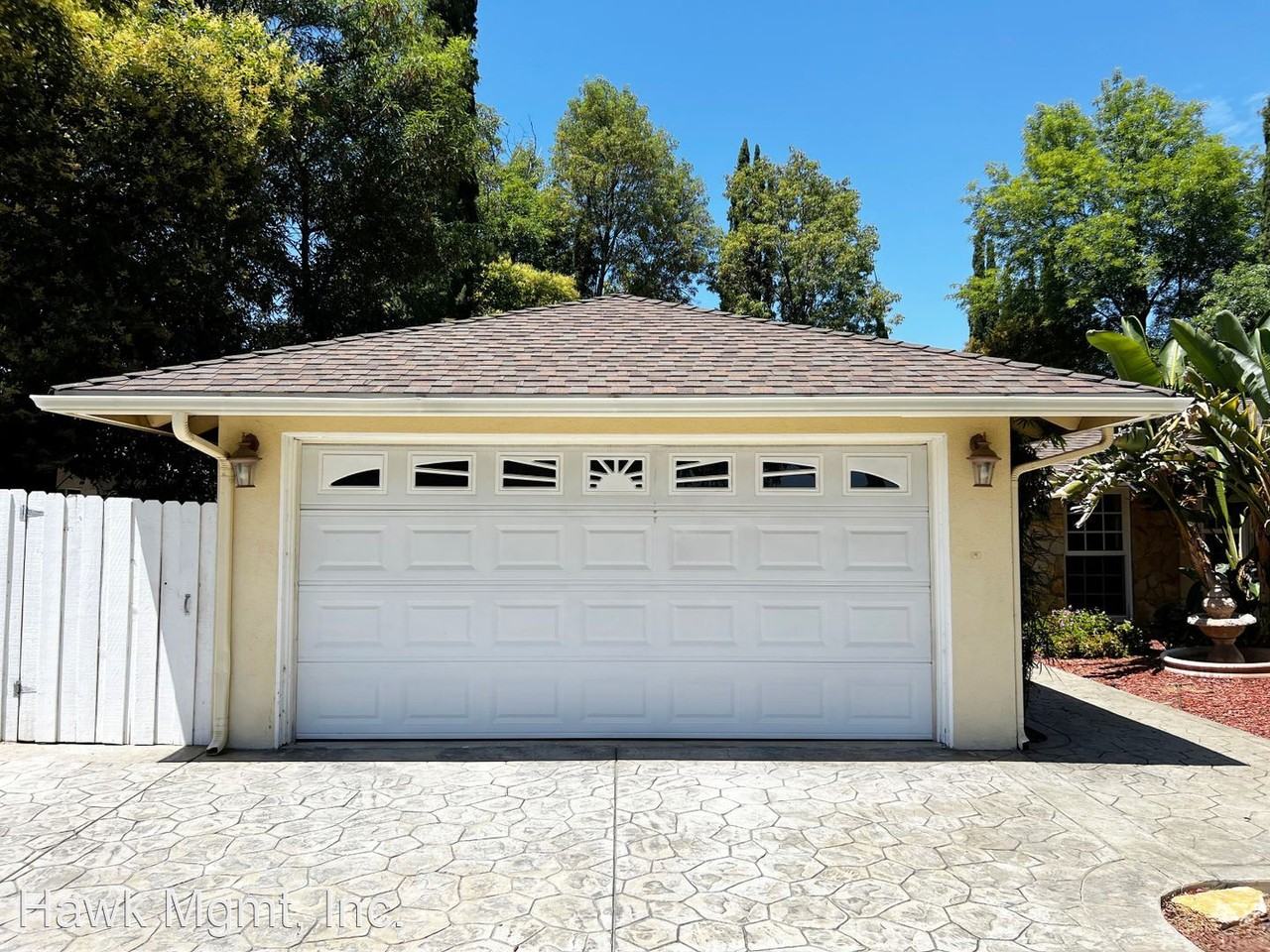 7801 Mclaren Ave - Photo 2 of 20