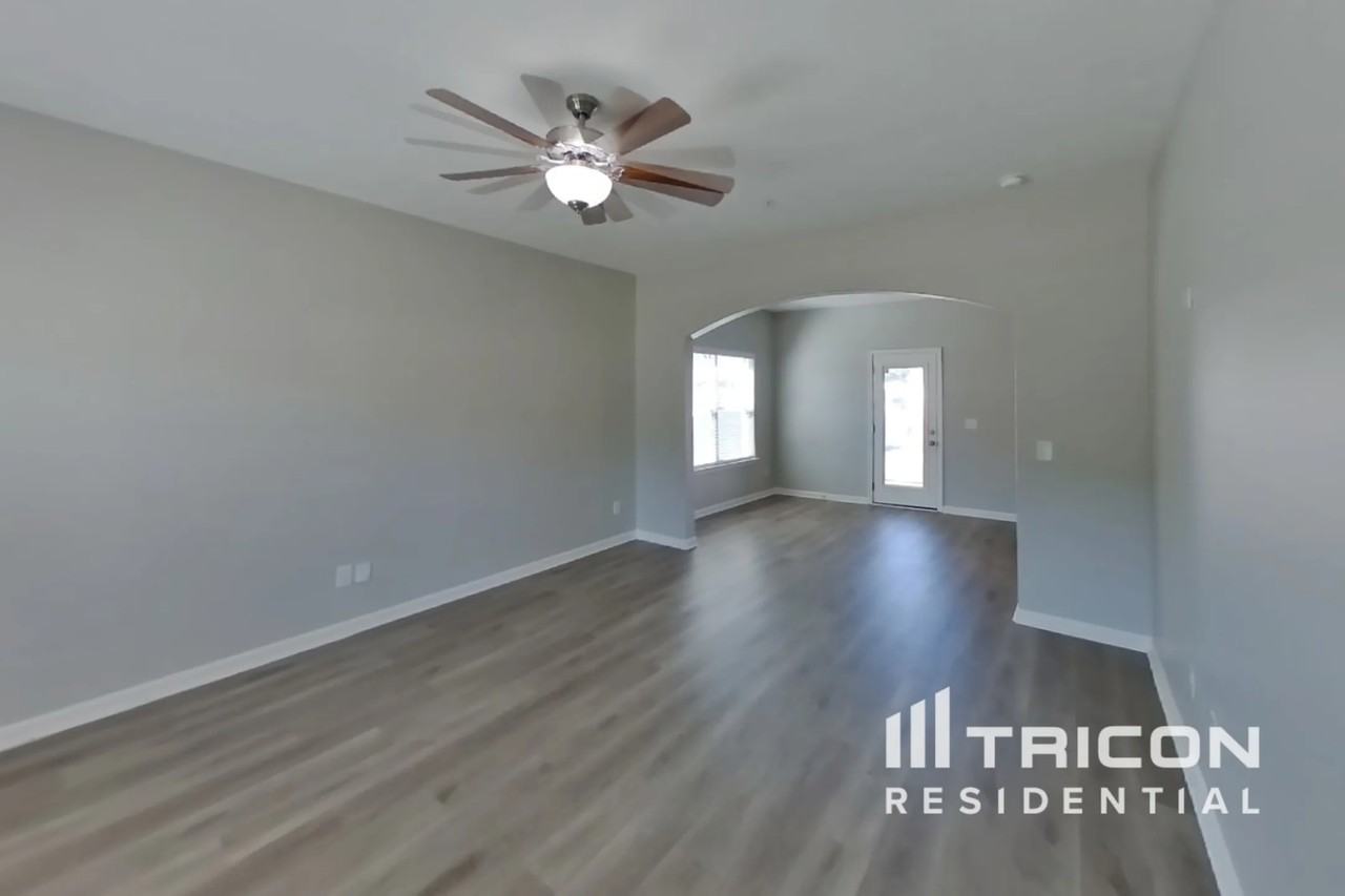 415 Middleton Ln - Photo 2 of 19