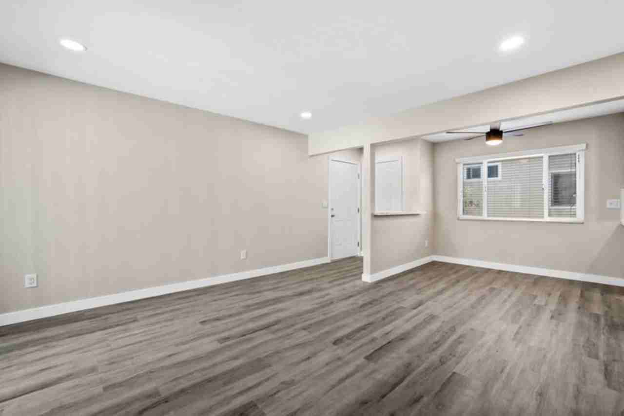 316 16th St - Photo 3 of 8