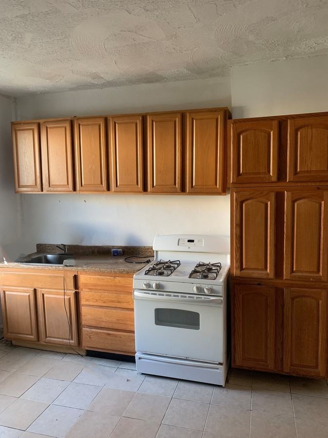 211 S Hilton St - Photo 3 of 14