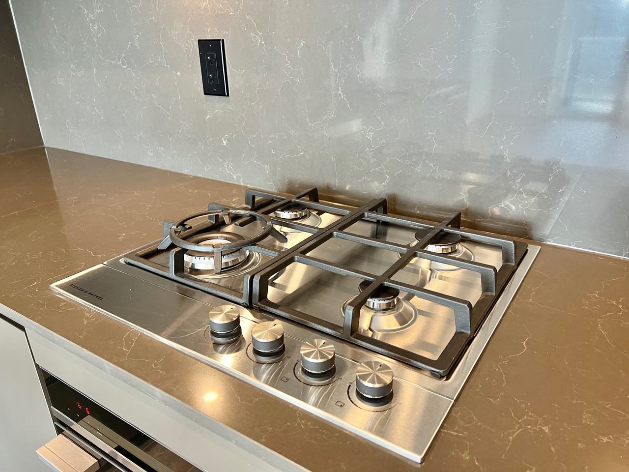 2818 Madison Avenue 1410 - Photo 3 of 11