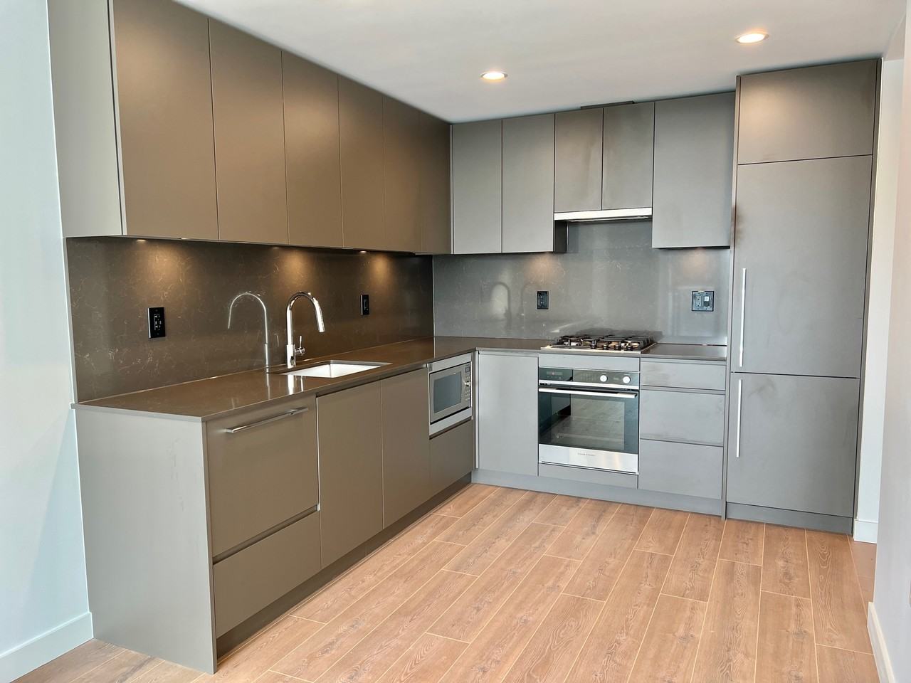 2818 Madison Avenue 1410 - Photo 2 of 11