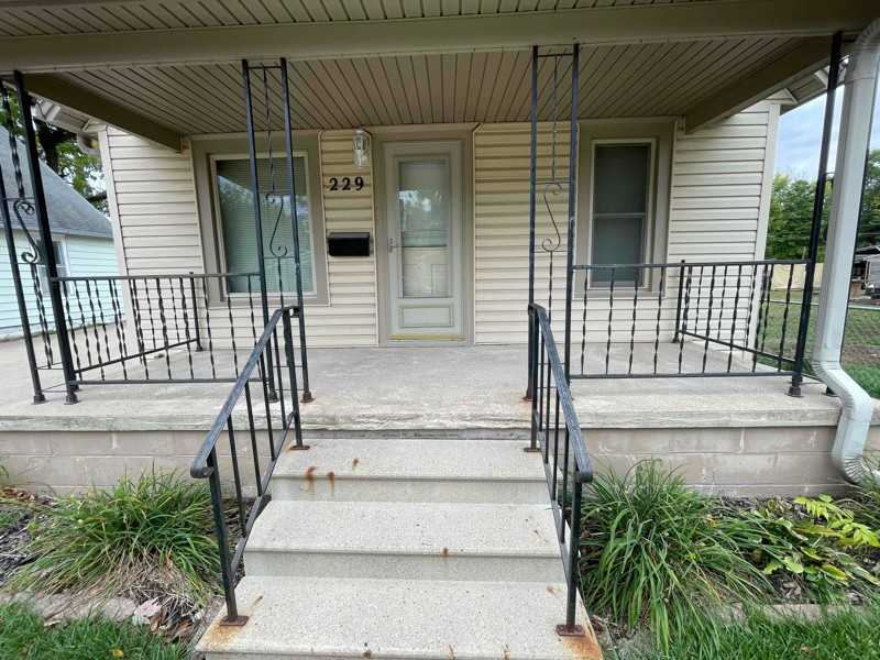 229 N Crosby St - Photo 2 of 12